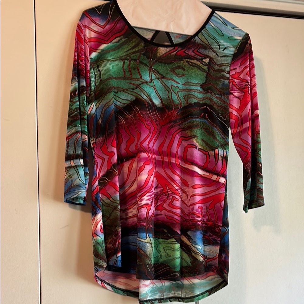 Multicolor Women's Top, size 8, 3/4 sleeves.